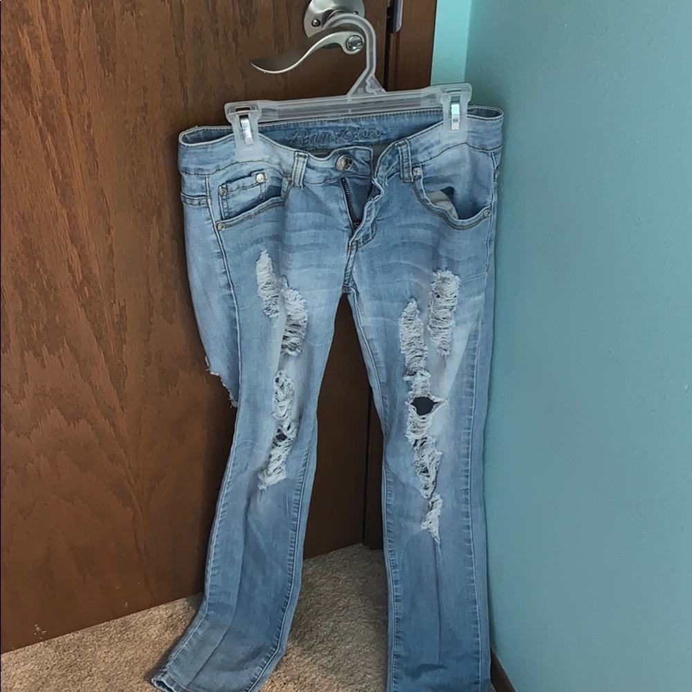 Women’s Distressed Jeans